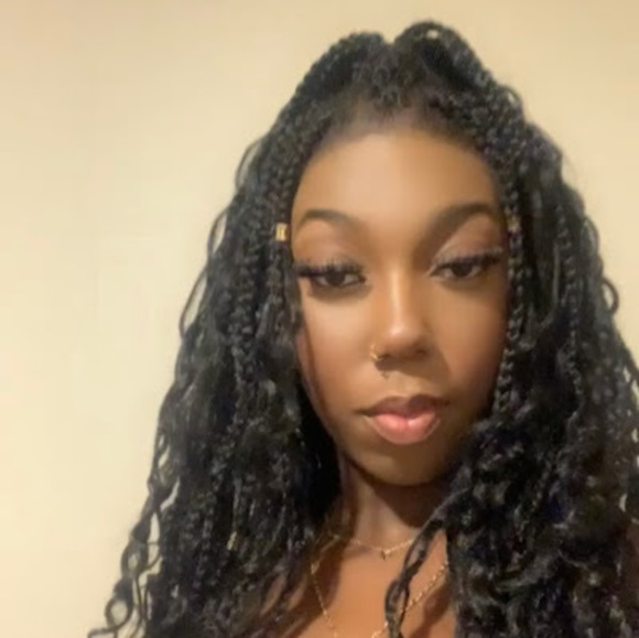 Meet your Posher, Jania - Picture 1 of 1